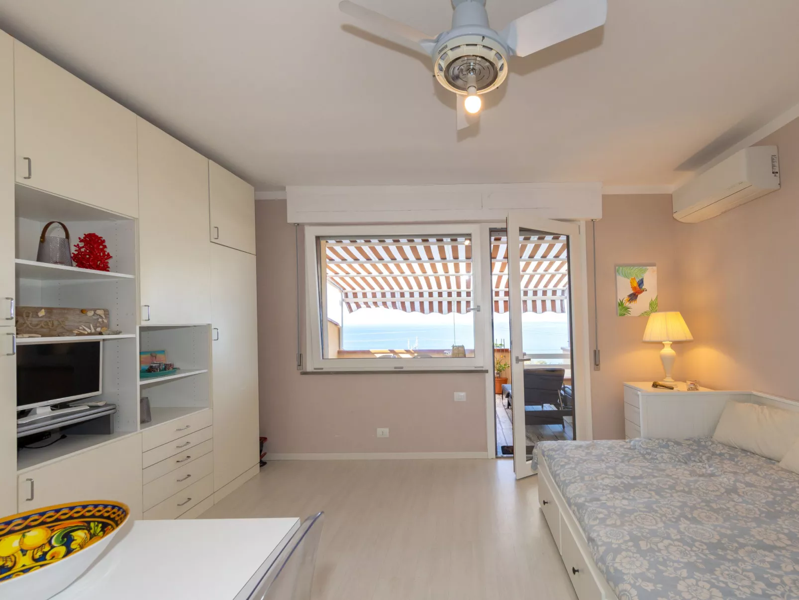 Rosa di sera - Binnen