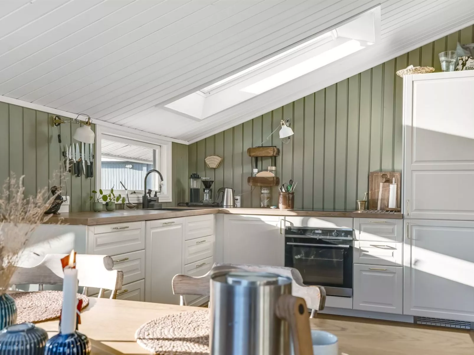 "Bedrija" -  from the sea - Binnen