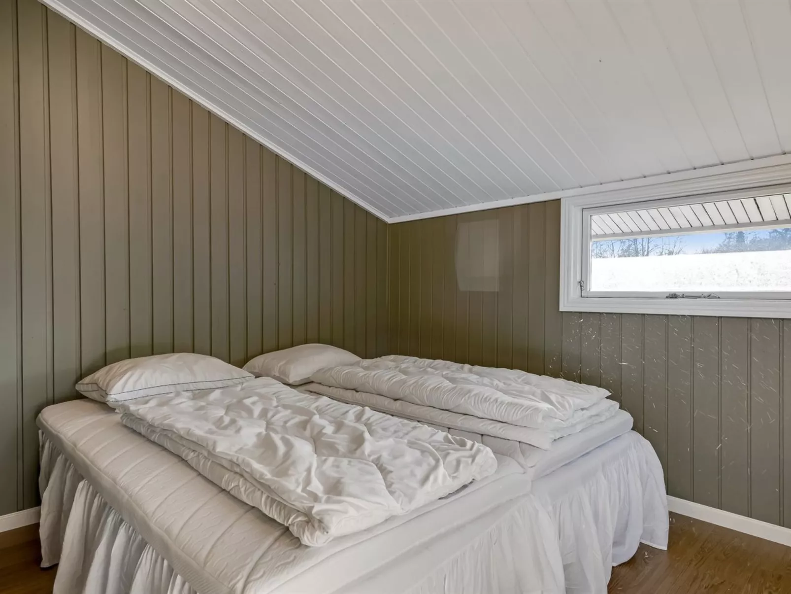 "Bedrija" -  from the sea - Binnen