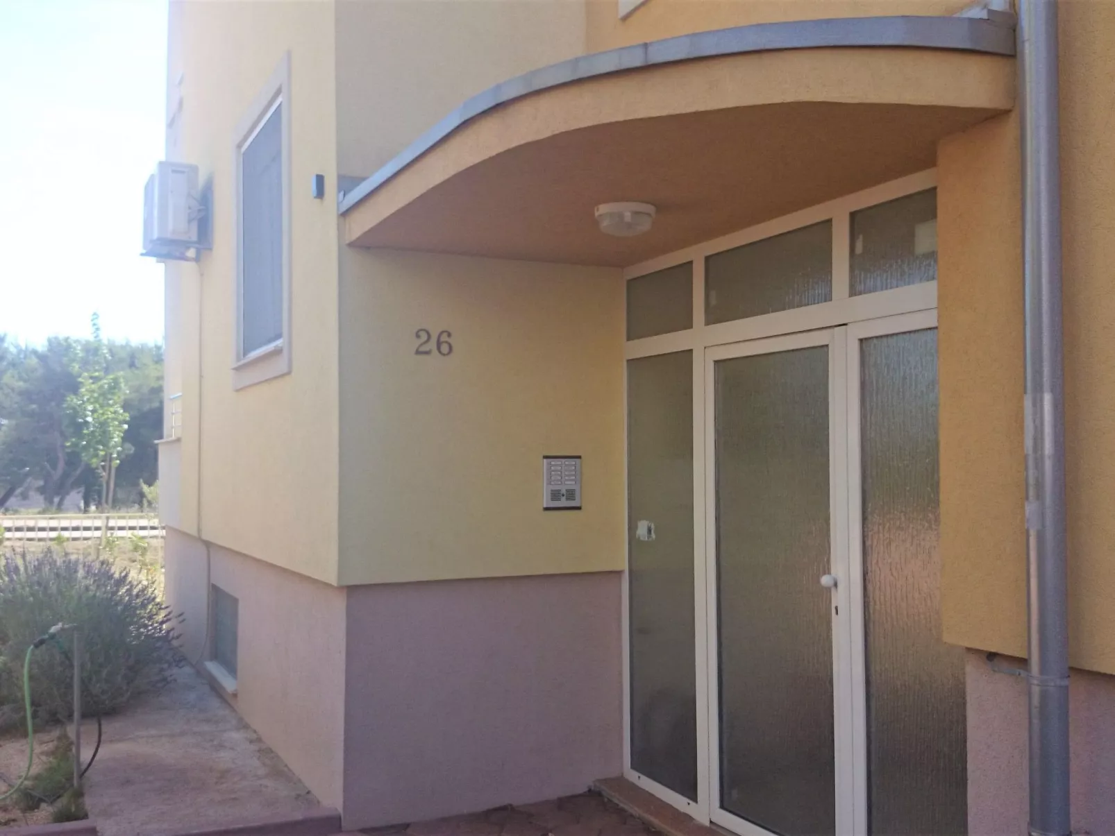 Zentrale Ferienwohnung mit überdachtem Balkon - Image-tags.info