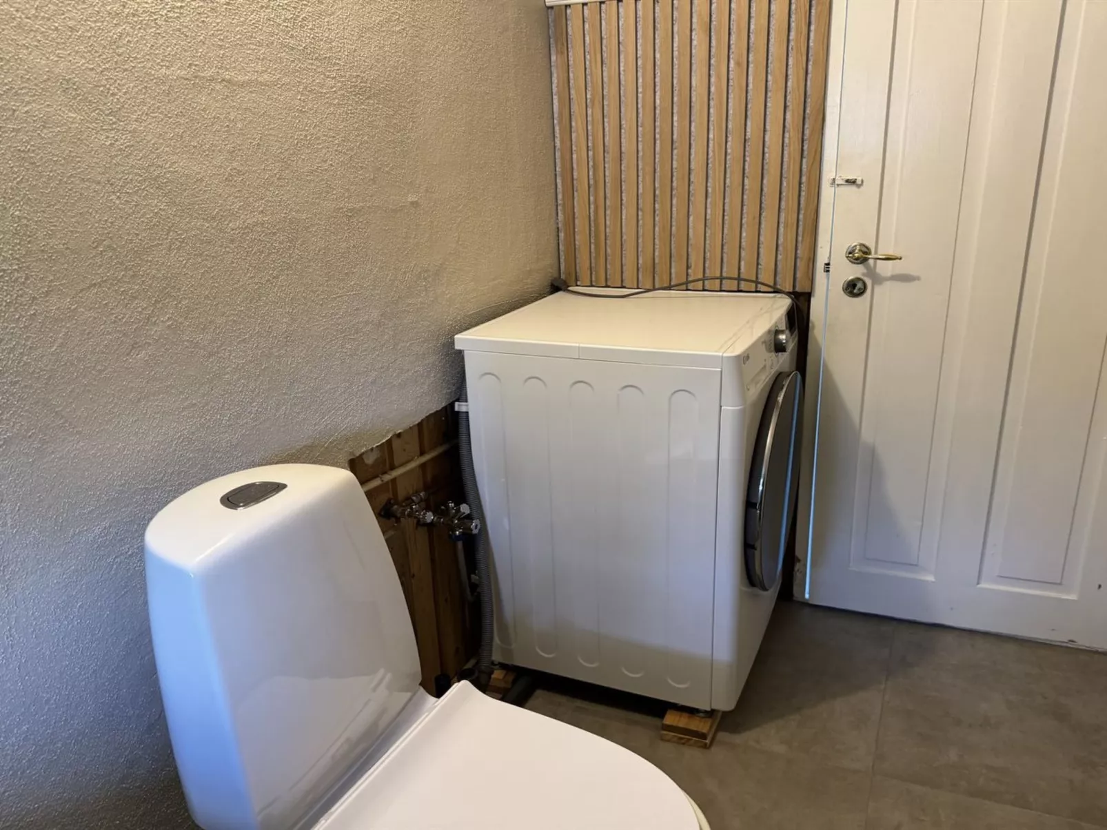 "Bedrija" -  from the sea - Binnen