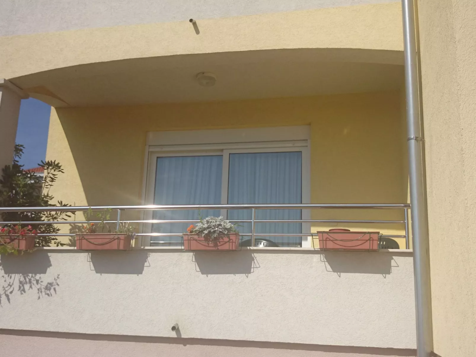 Zentrale Ferienwohnung mit überdachtem Balkon - Image-tags.info