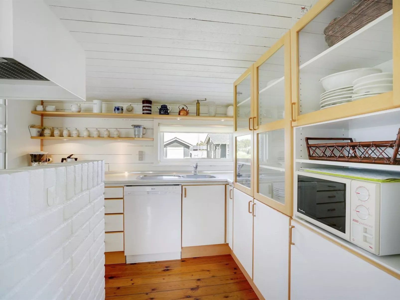"Dreng" - 800m from the sea - Binnen