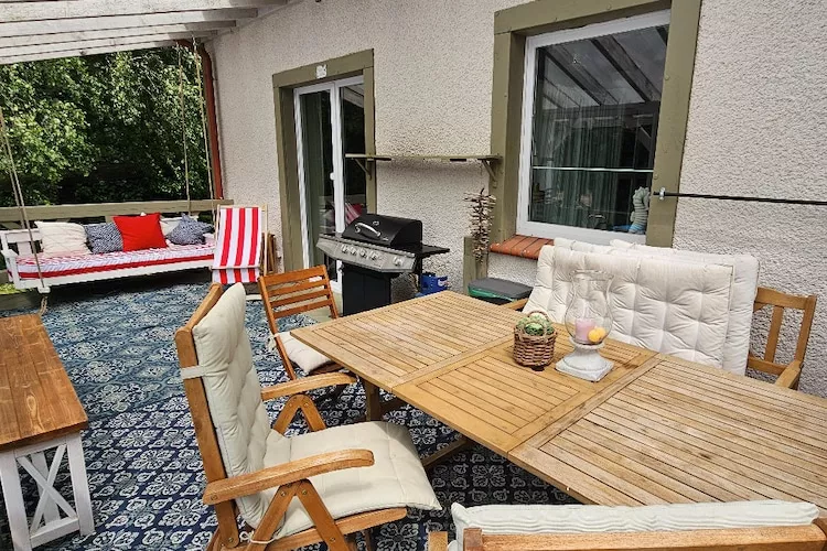 Dom wakacyjny z basenem w Kielnie - Terrasbalkon