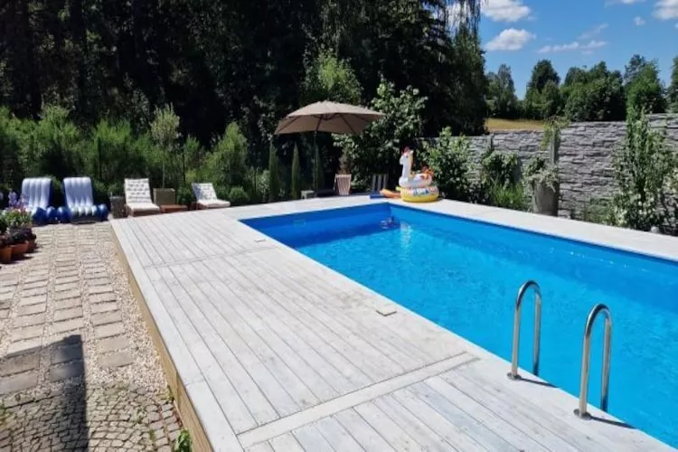 Dom wakacyjny z basenem w Kielnie - Zwembad