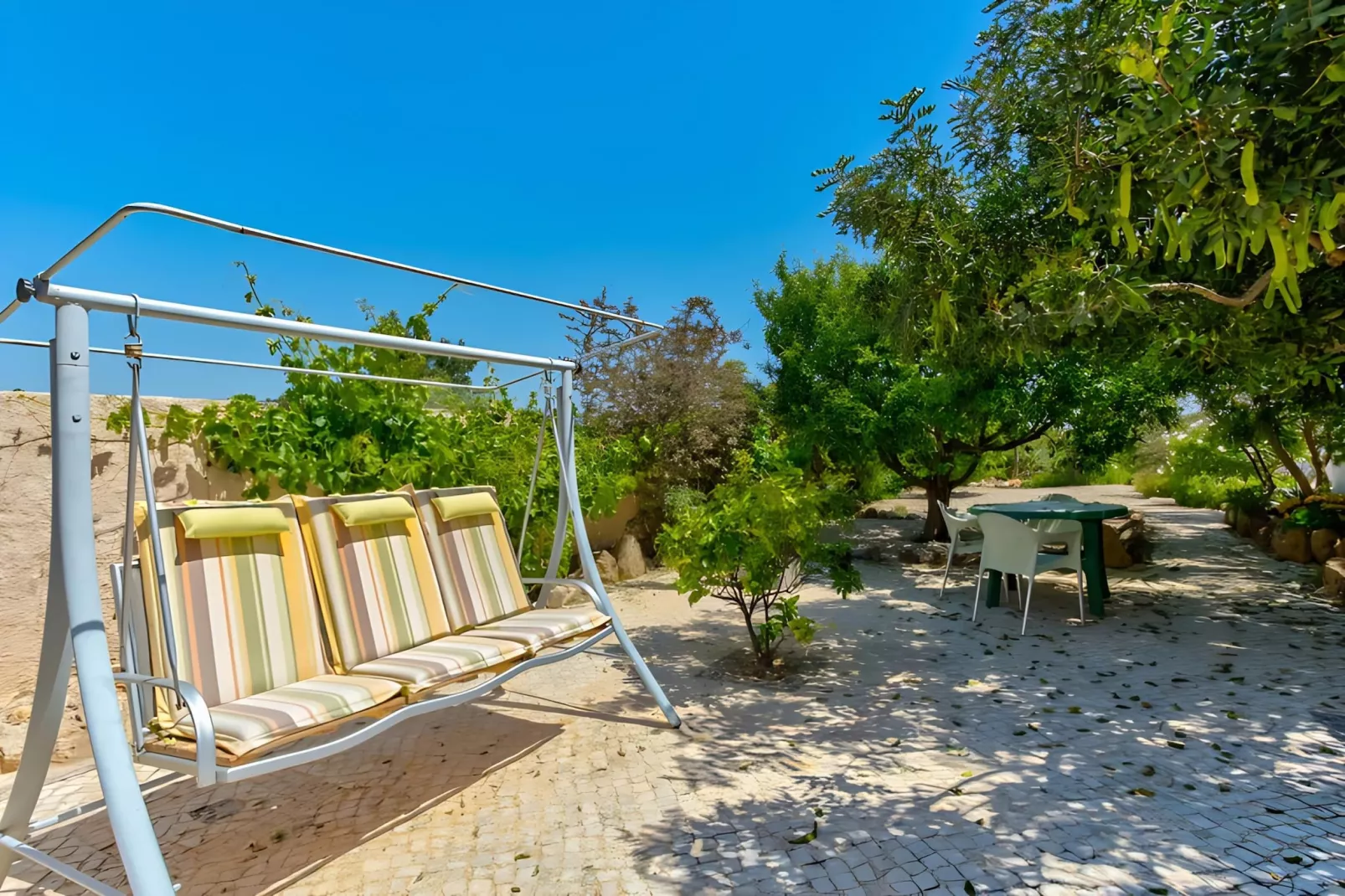 Papoula Apartment in Quinta Velha by GT House - Tuinen zomer