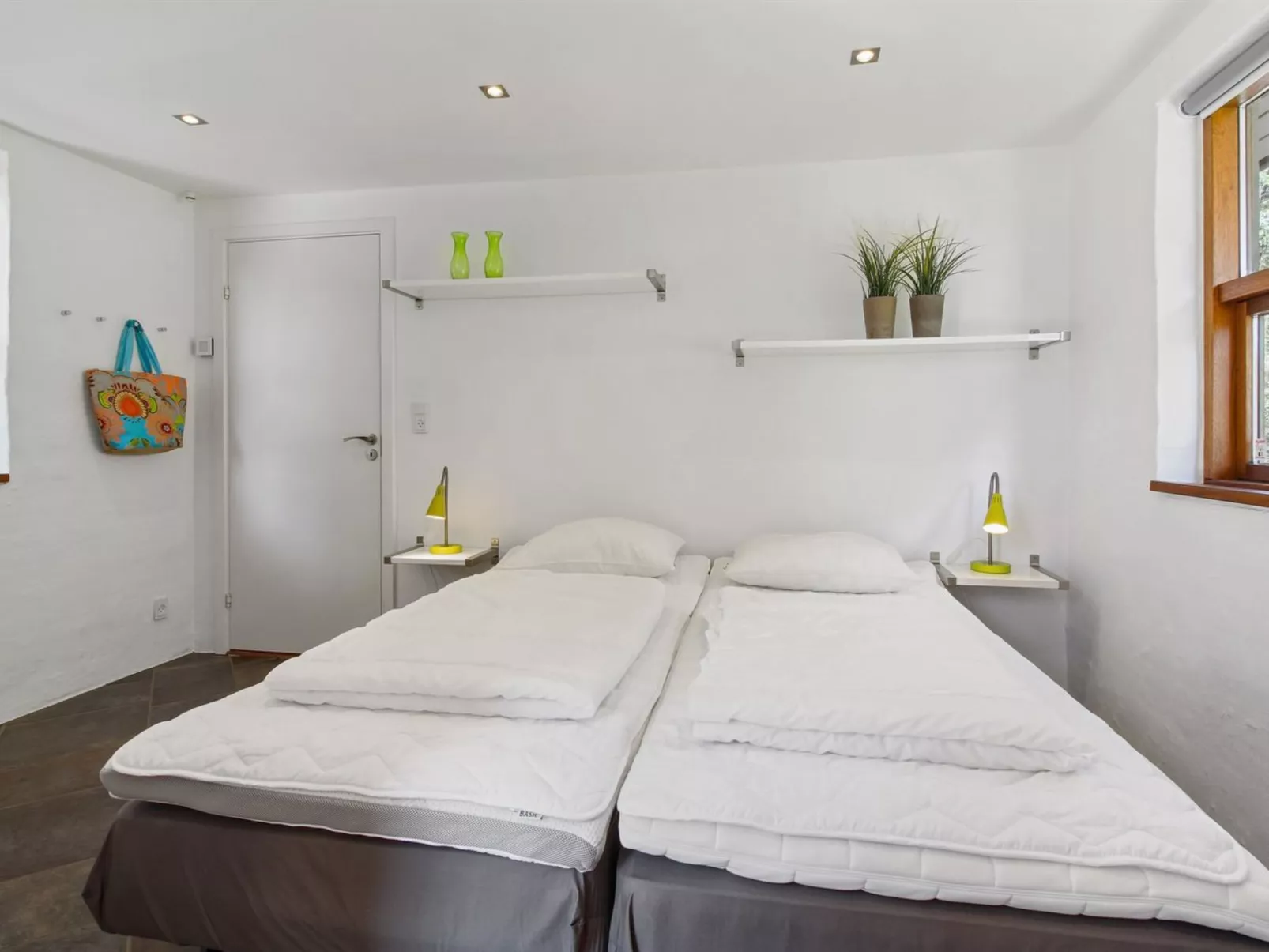 "Maiti" - 300m from the sea - Binnen