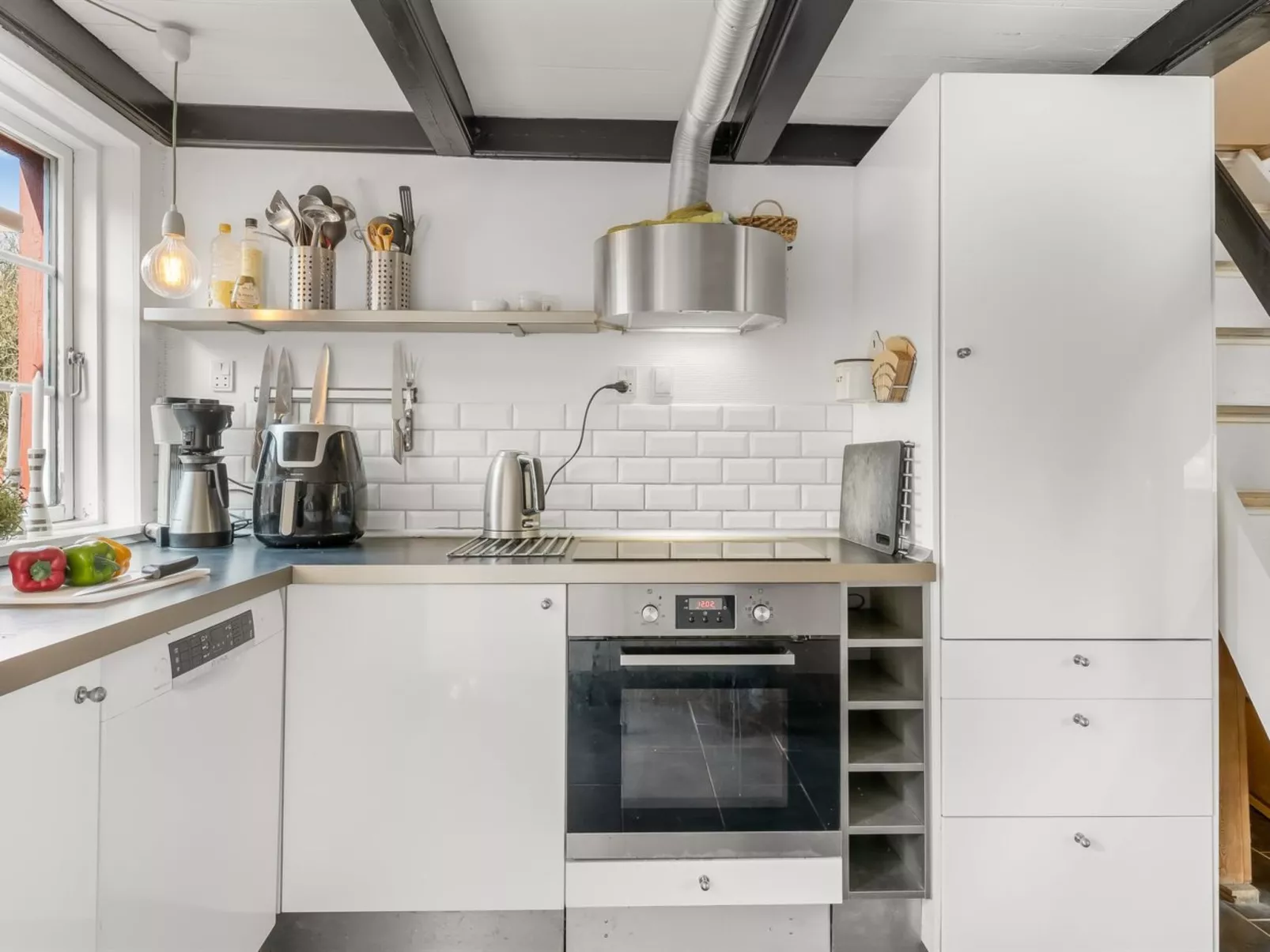 "Reika" - 500m from the sea - Binnen