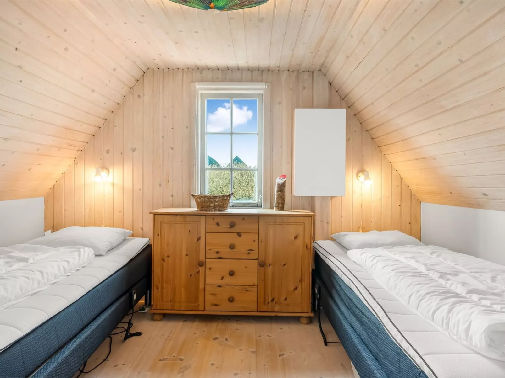 "Reika" - 500m from the sea - Binnen