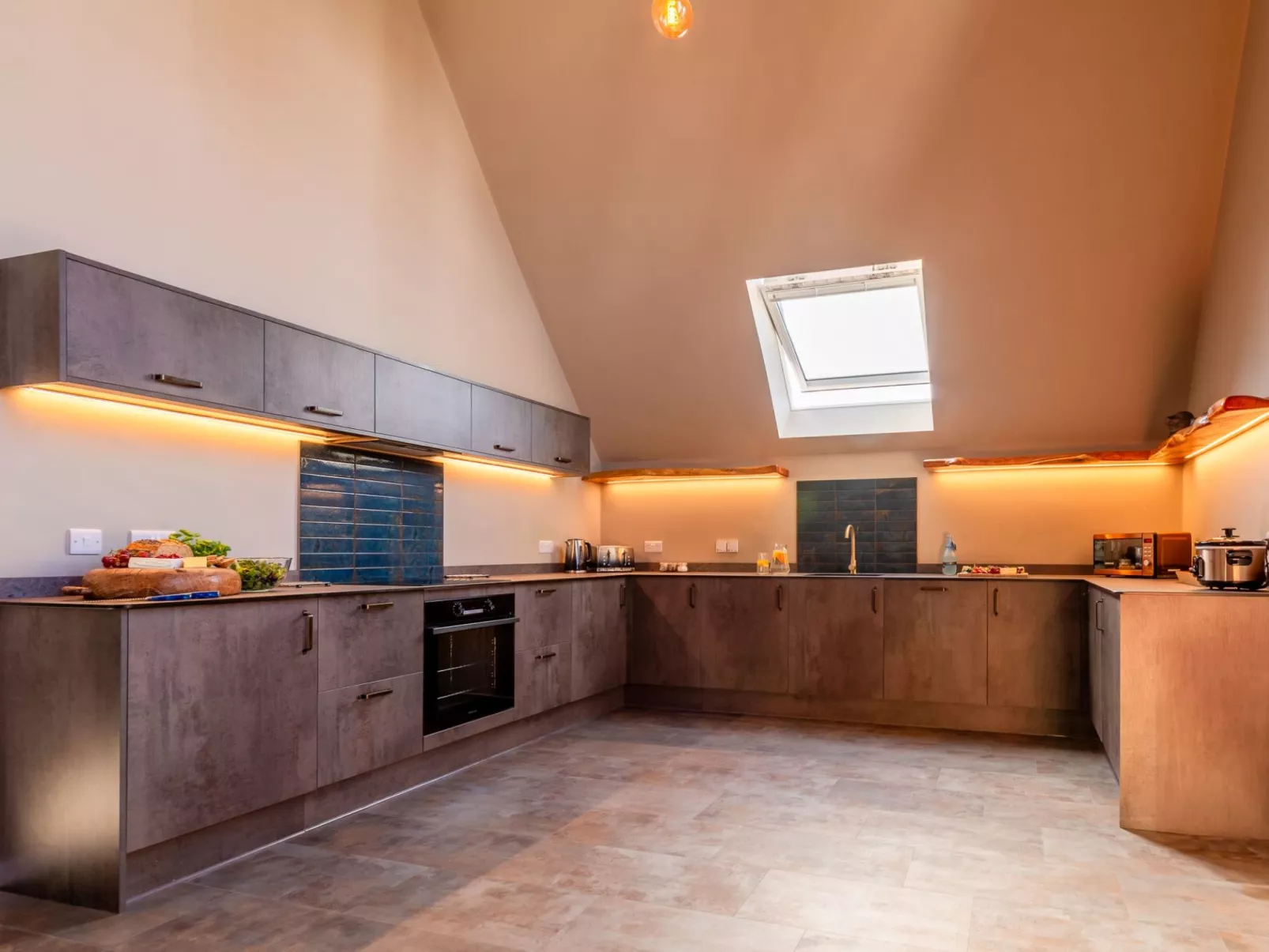 Beach & Lobster House - Binnen