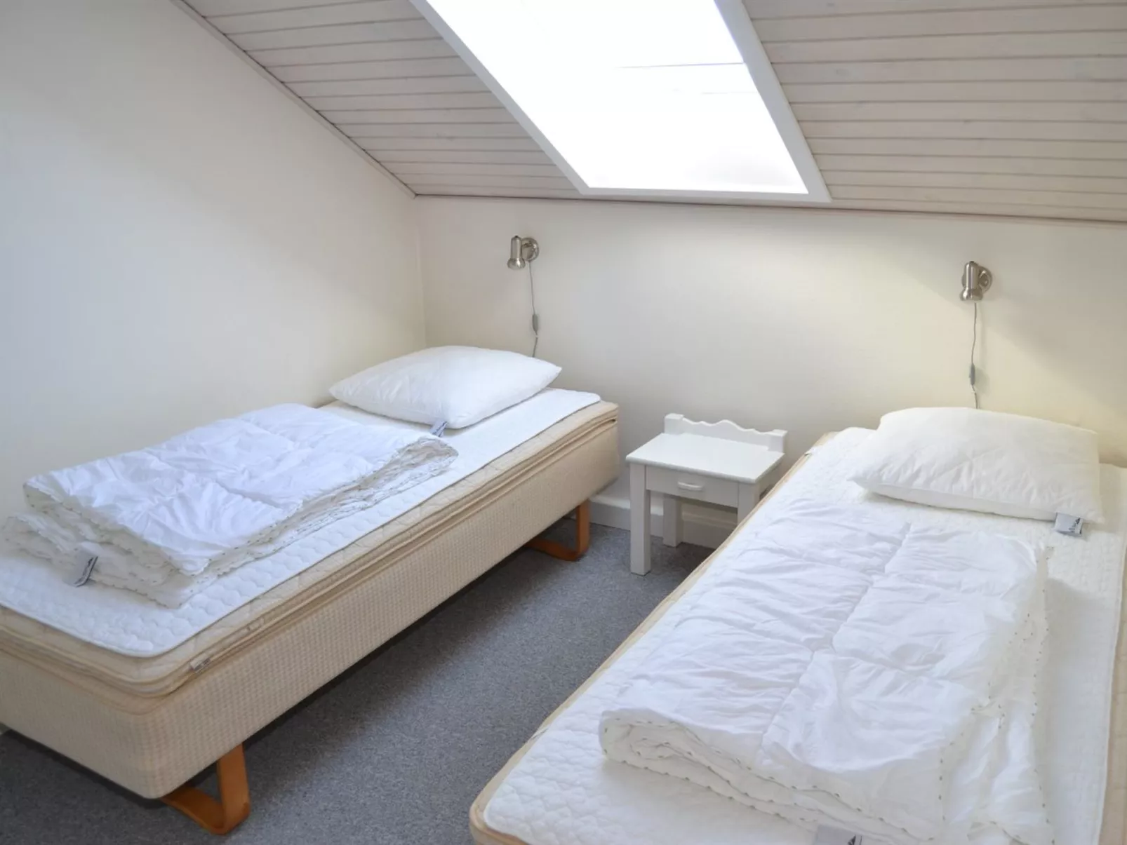 "Nayana" - 2.3km from the sea - Binnen