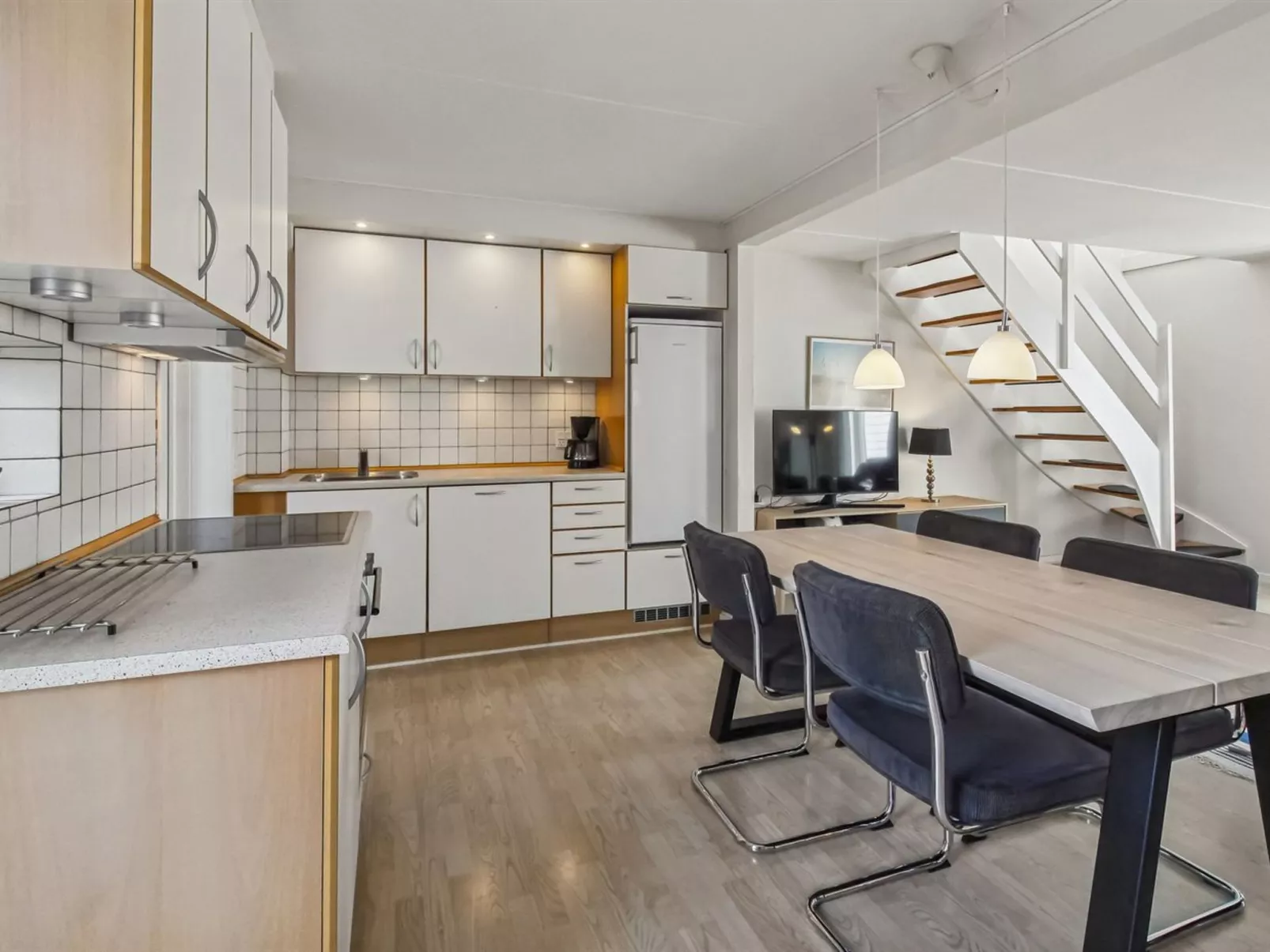 "Nayana" - 2.3km from the sea - Binnen