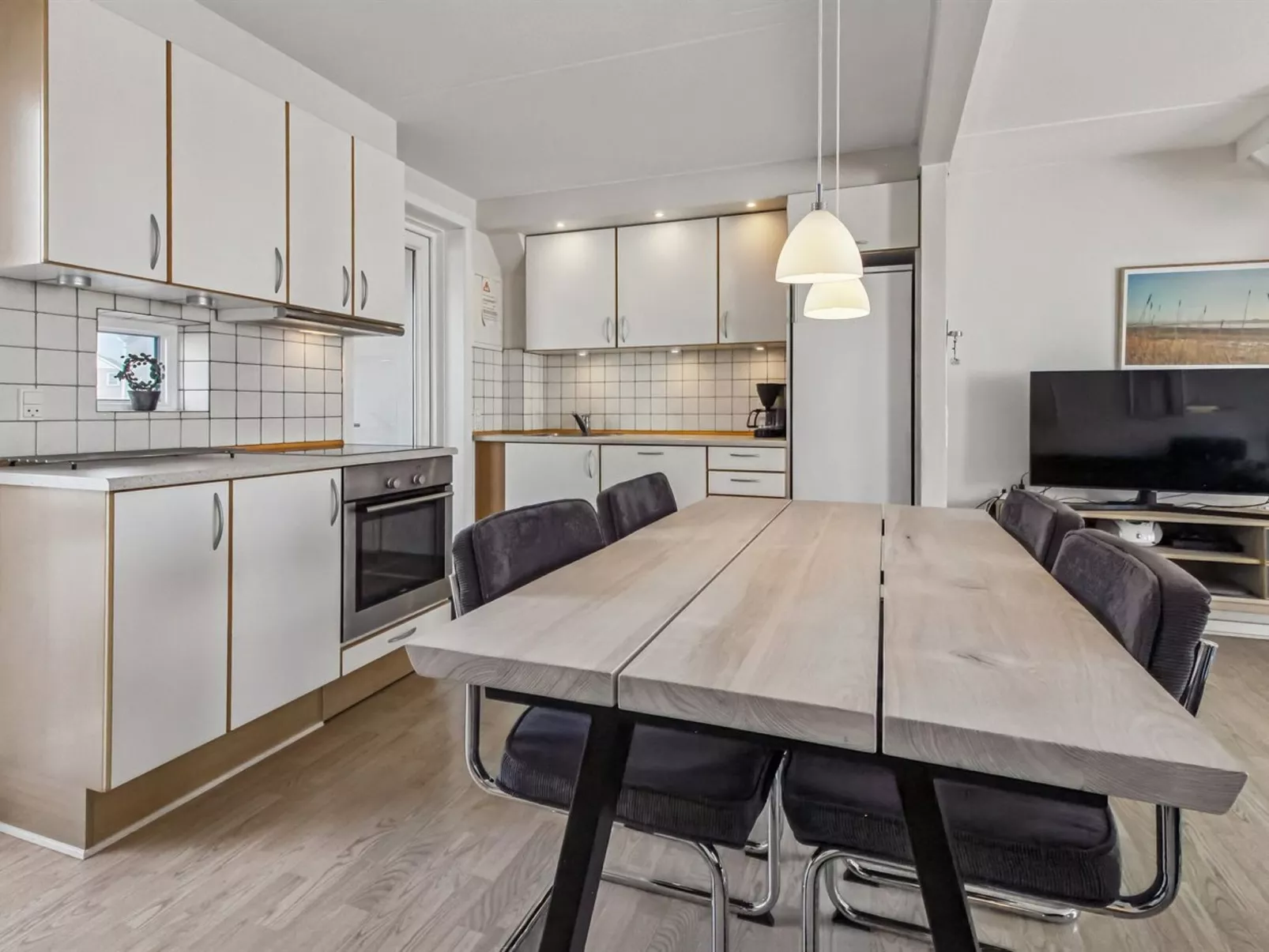 "Nayana" - 2.3km from the sea - Binnen