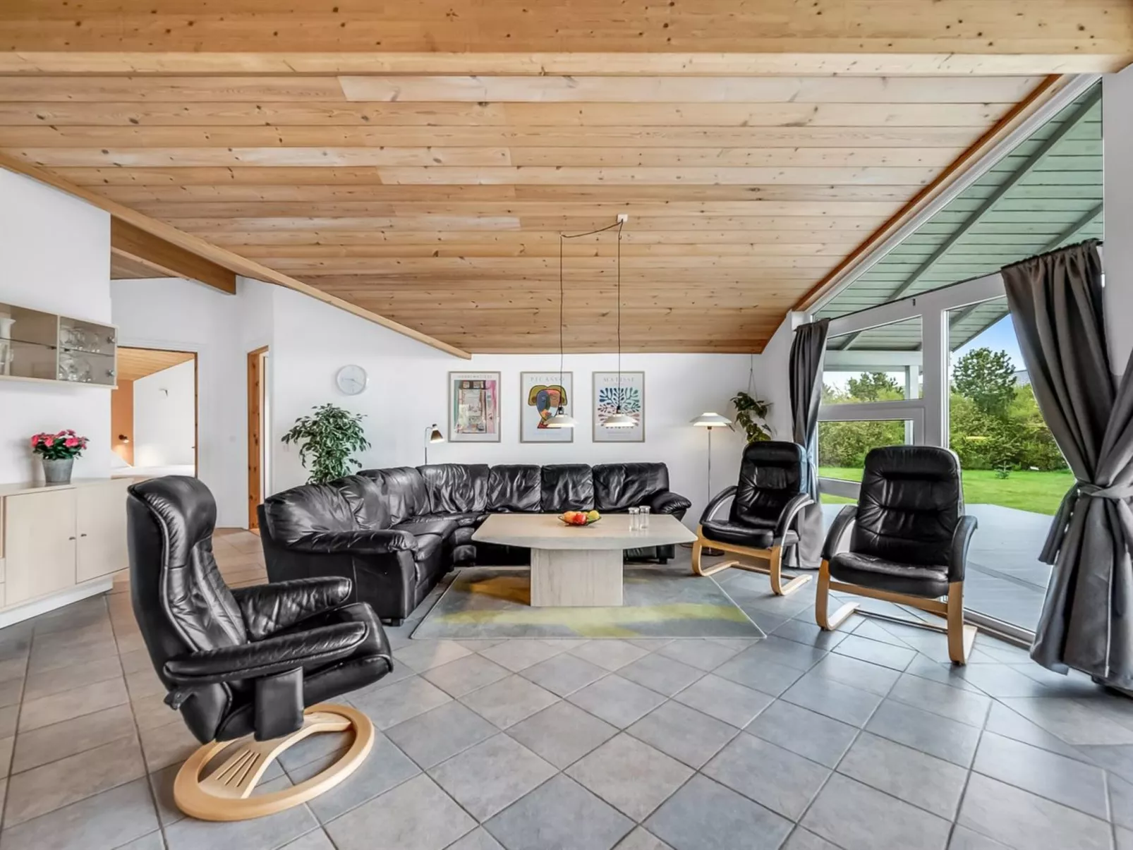 "Ingbritt" - 700m to the fjord - Binnen