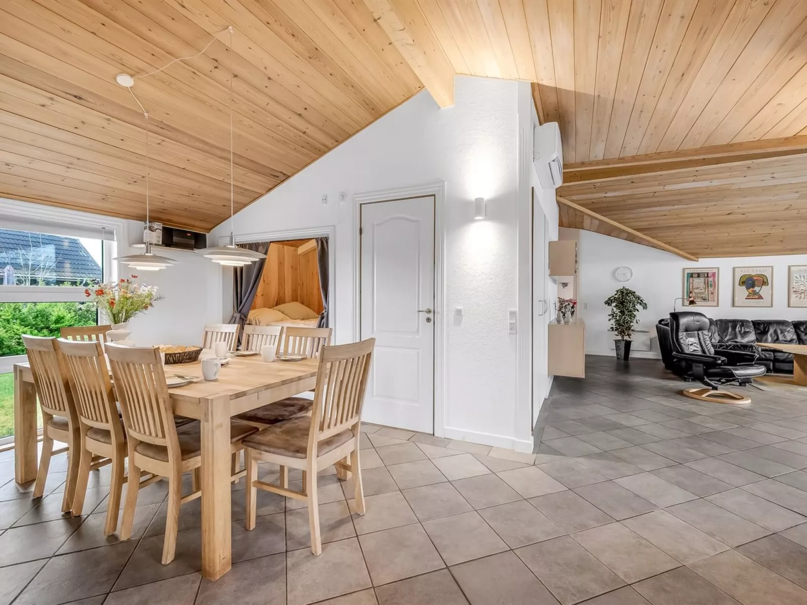 "Ingbritt" - 700m to the fjord - Binnen