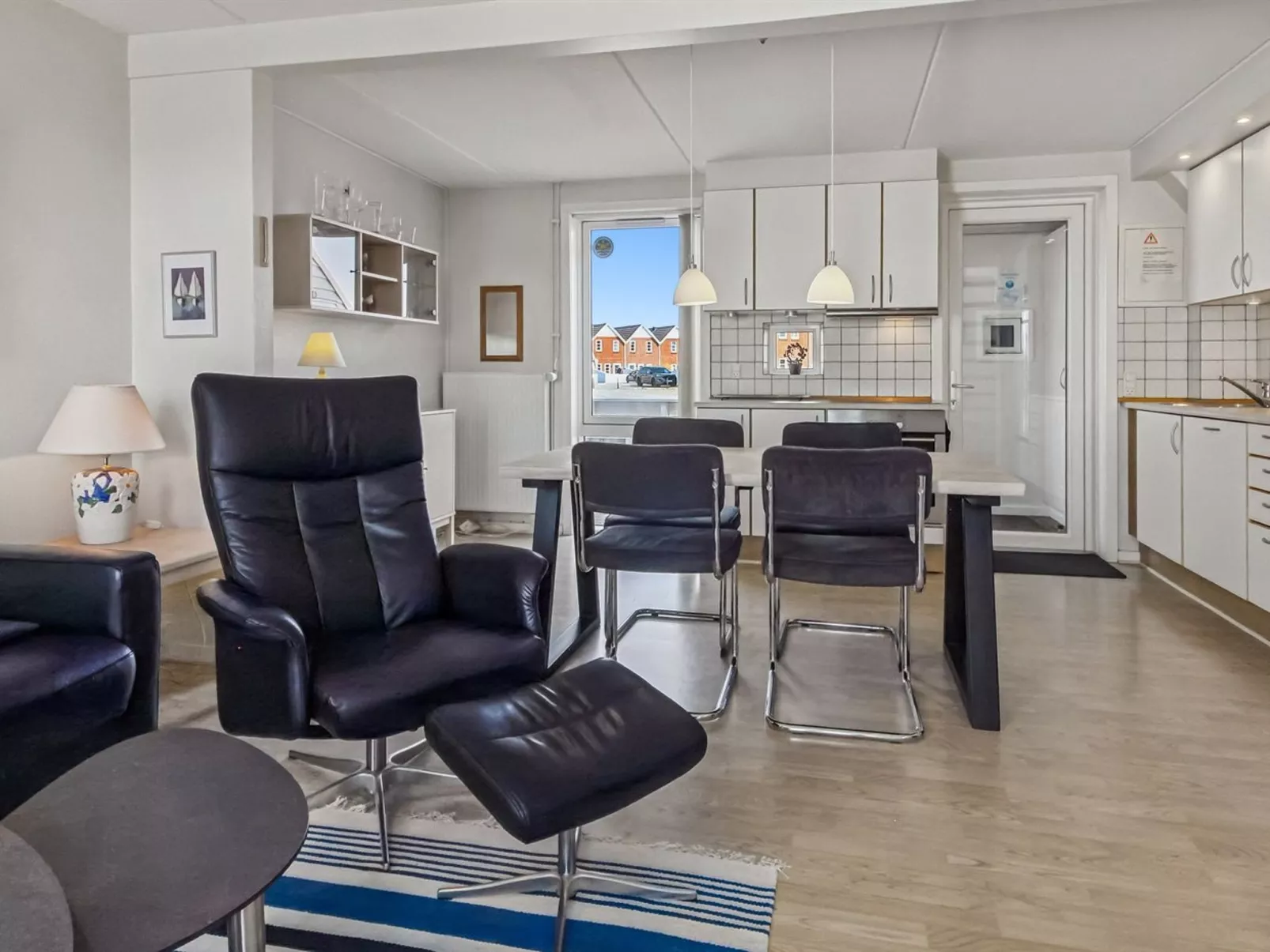 "Nayana" - 2.3km from the sea - Binnen