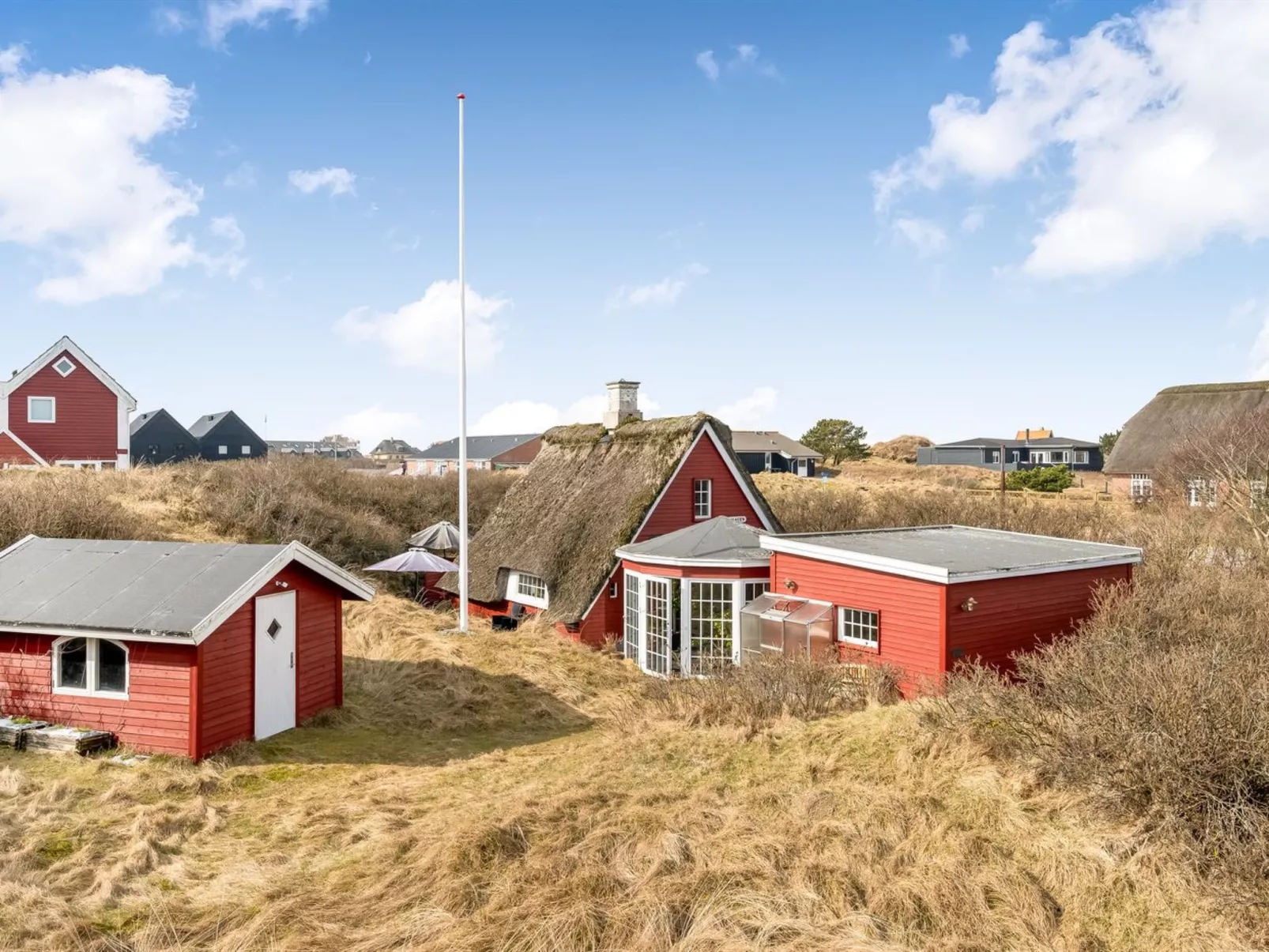 "Reika" - 500m from the sea - Buiten