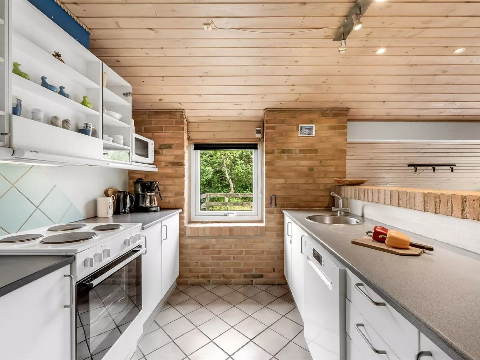 "Dorithea" - 1.3km from the sea - Binnen