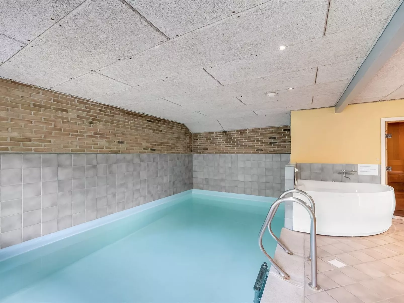 "Dorithea" - 1.3km from the sea - Buiten