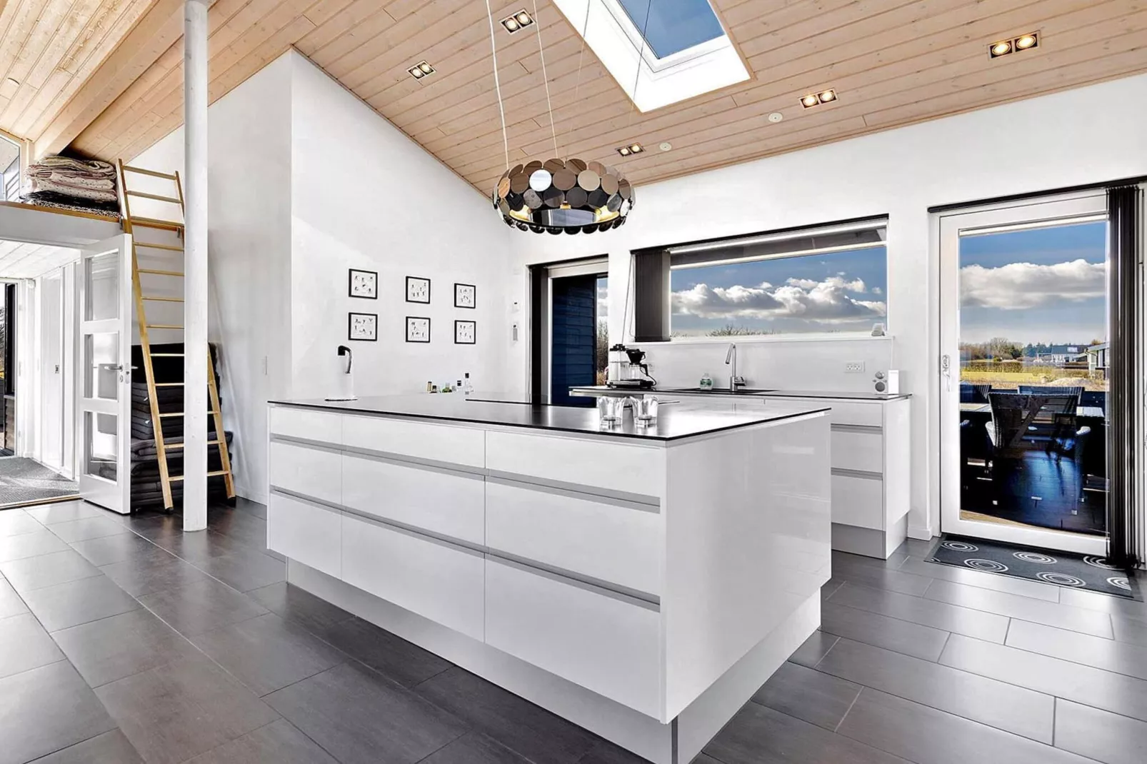 Vakantiehuis aan de kust met spa en sauna - Binnen