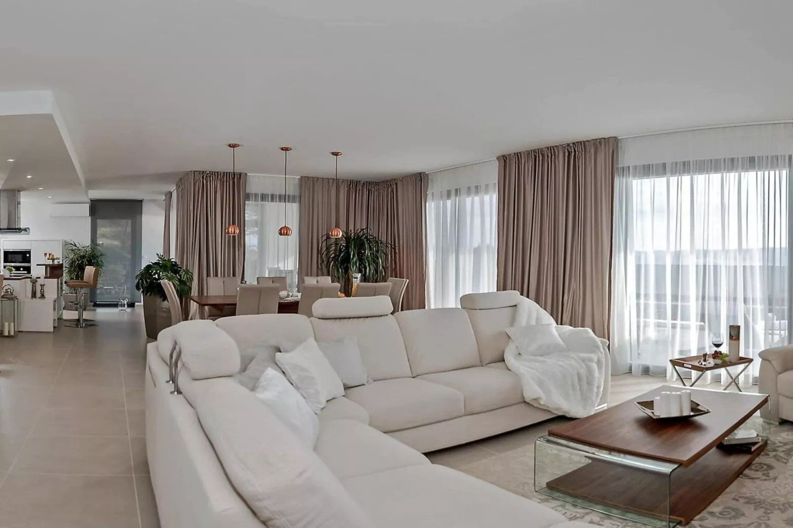 Luxury Villa Happiness Omis with Pool, Gym & Sauna