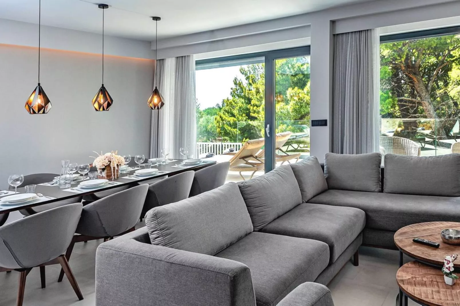 Luxury Villa Delight II – Promajna, Heated Pool