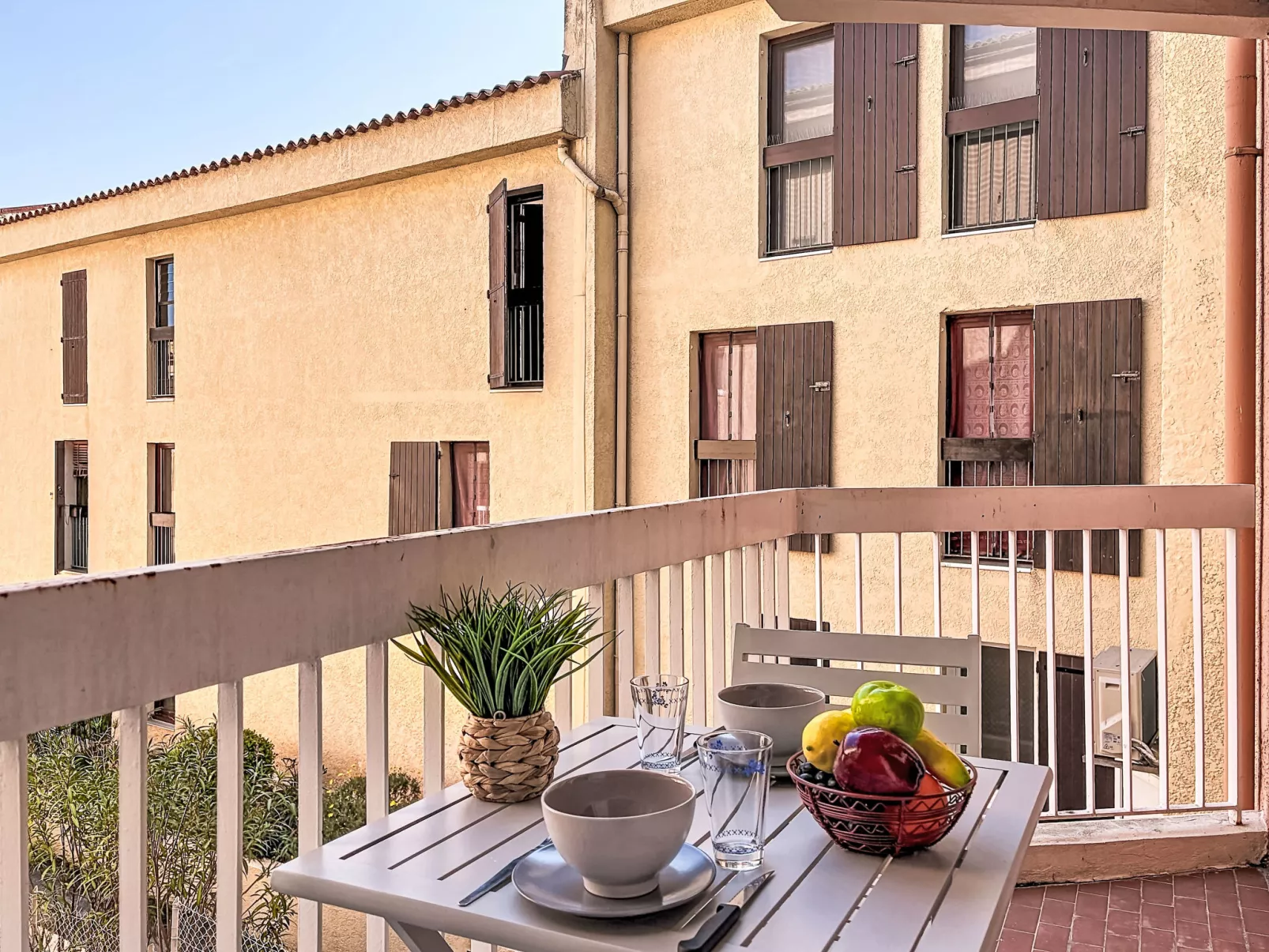 Le Saint François - Buiten