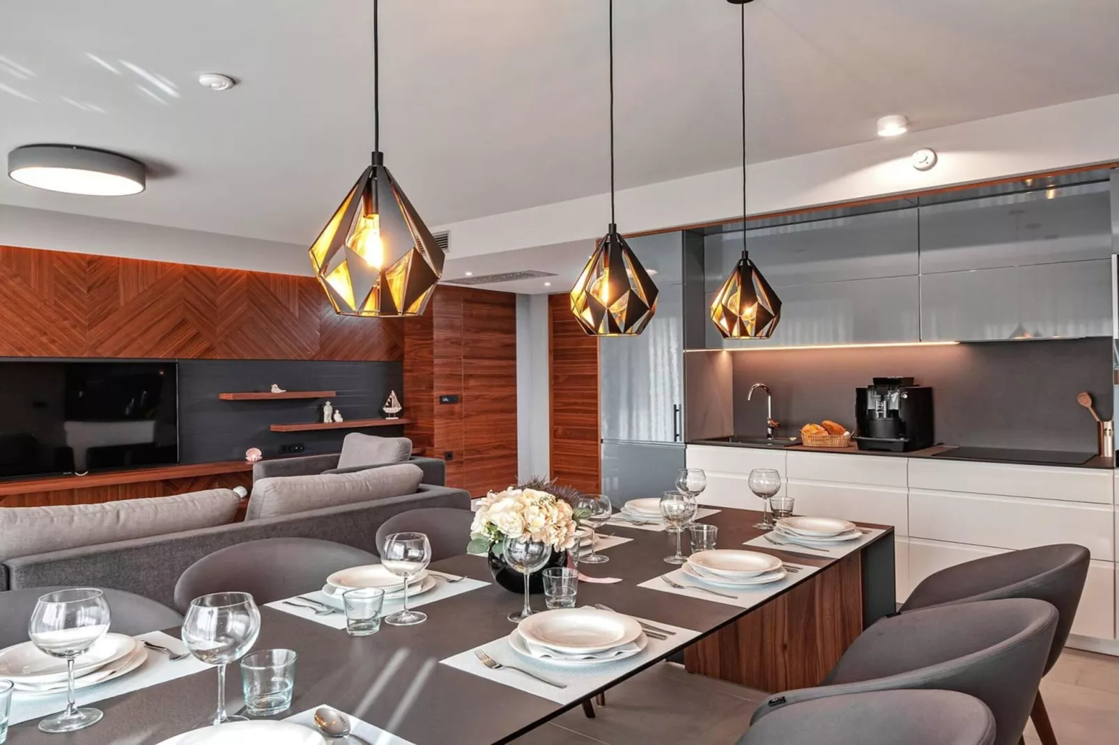 Luxury Villa Delight I – Promajna, Heated Pool