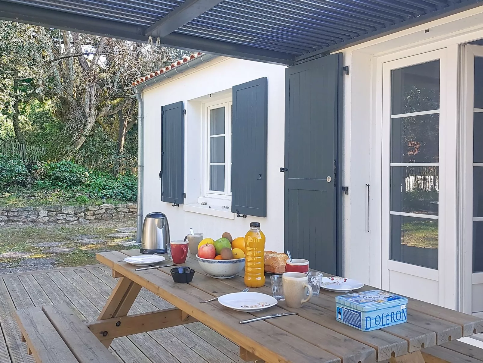 Les Cariatides 7 - Buiten