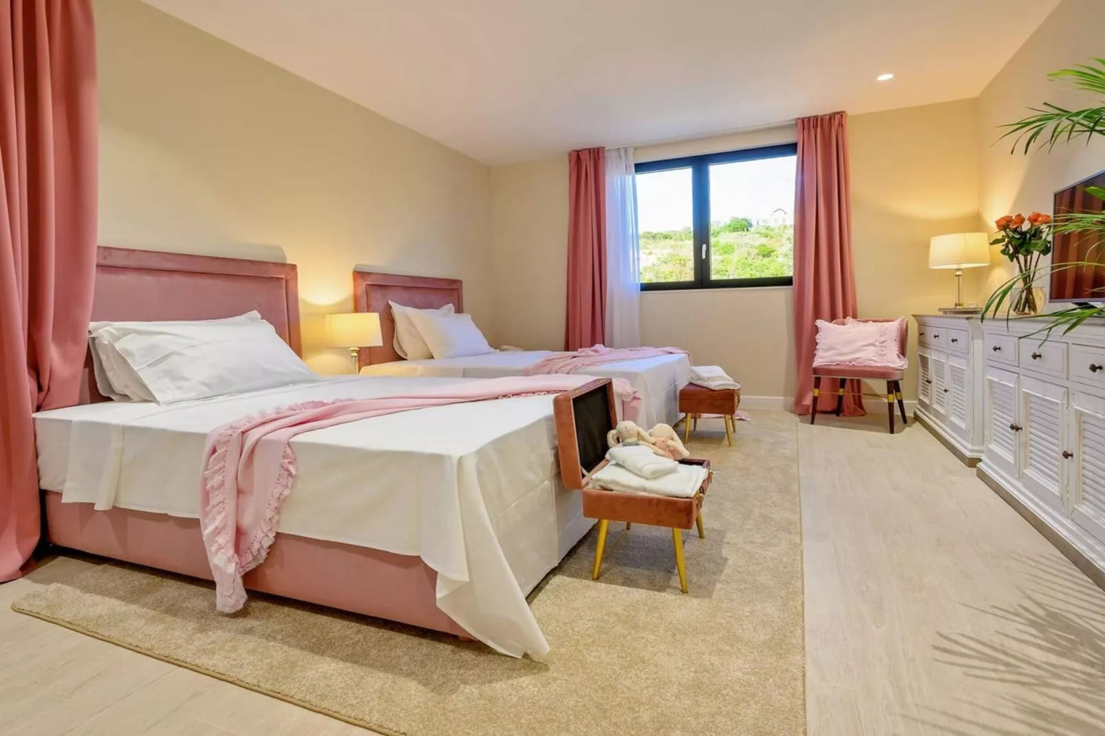 Luxury Seafront Villa Raquel Solta with Pool, Gym - Slaapkamer