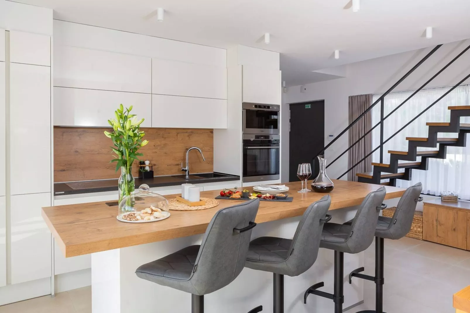 Luxury Villa Indigo Kanica with Heated Pool - Eetkamer