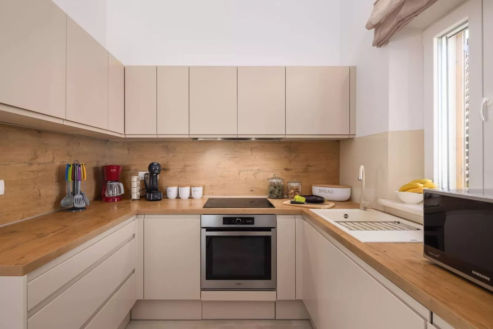 Luxury Seafront Villa Castello Rogoznica with Pool - Keuken