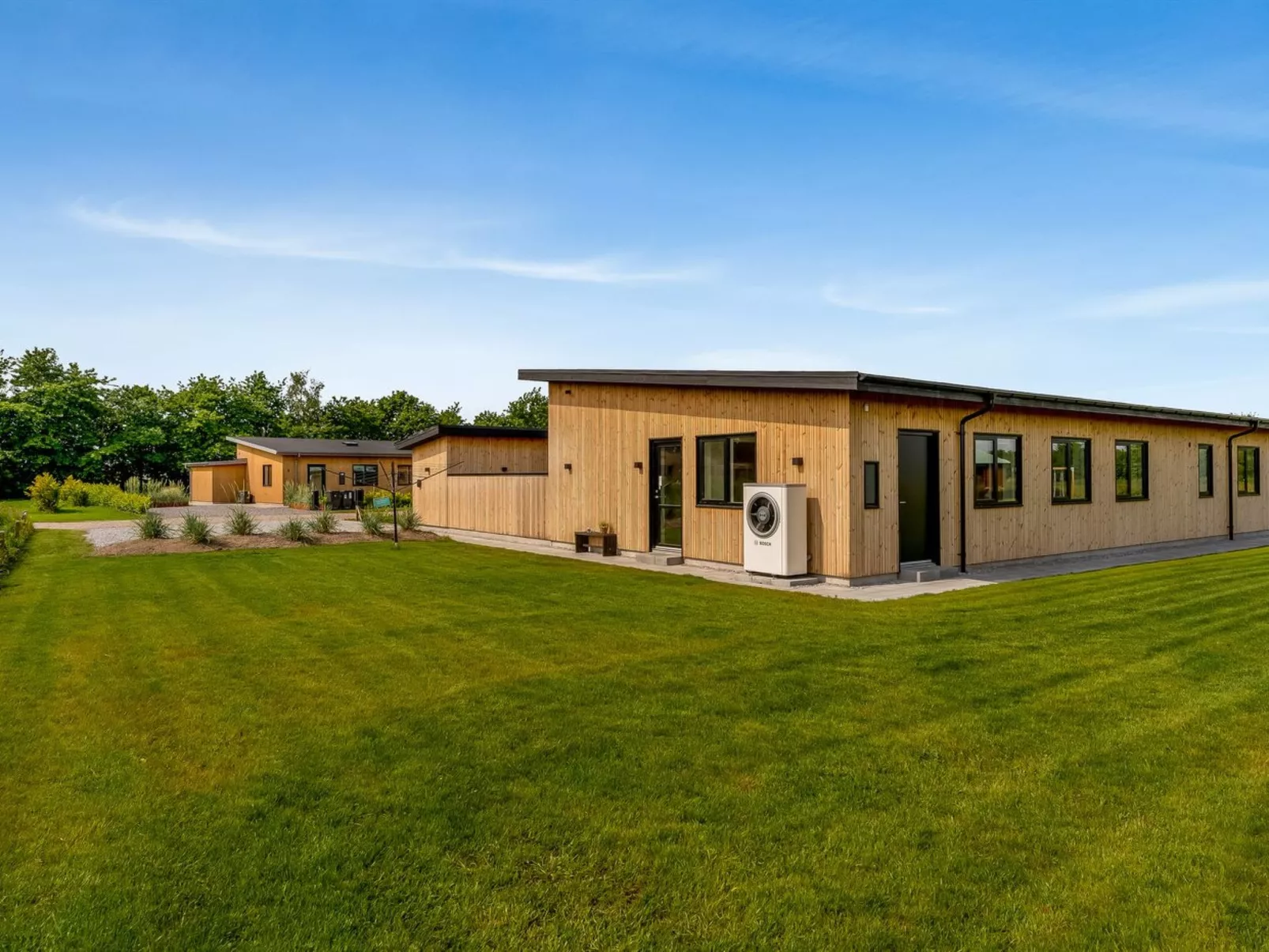 "Elevus" -  from the sea - Buiten