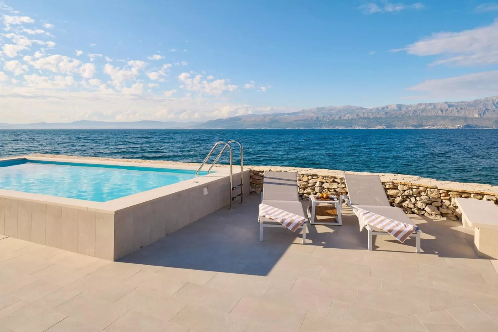 Luxury Seafront Villa Casa Familija Brac with Pool - Zwembad