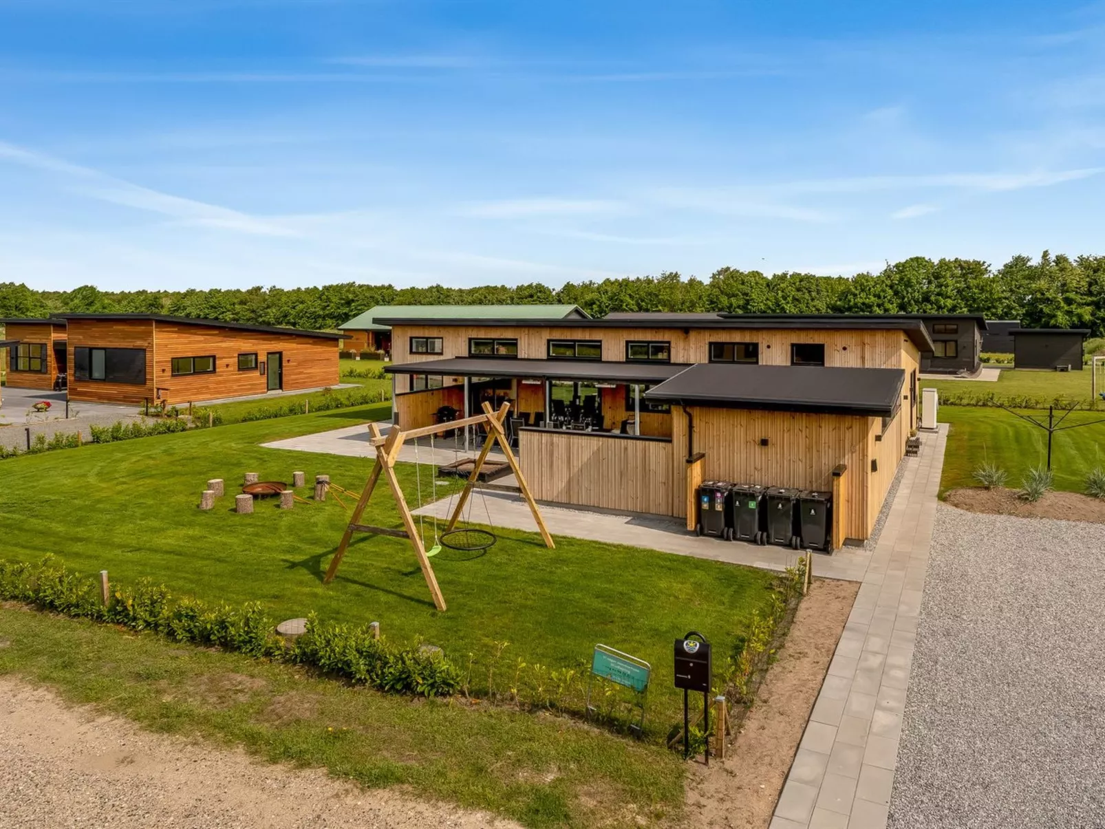 "Elevus" -  from the sea - Buiten