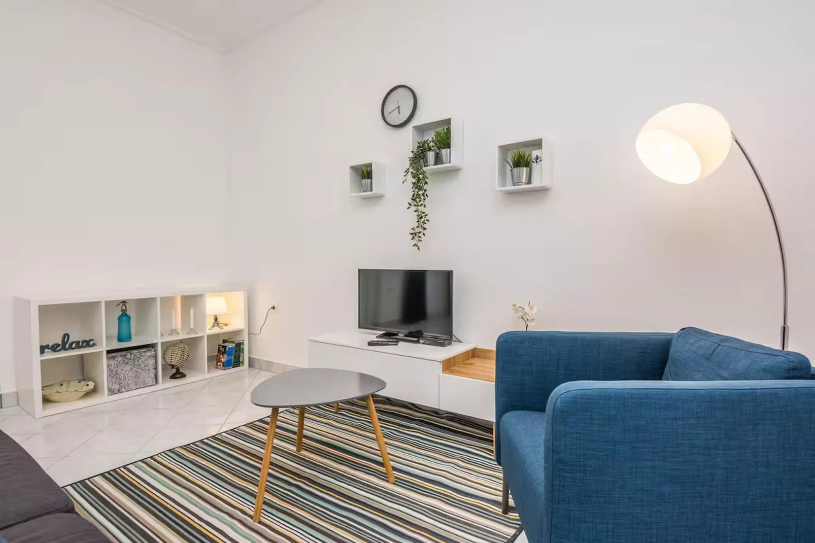 Royal Selection with Pool - Two - Woonkamer