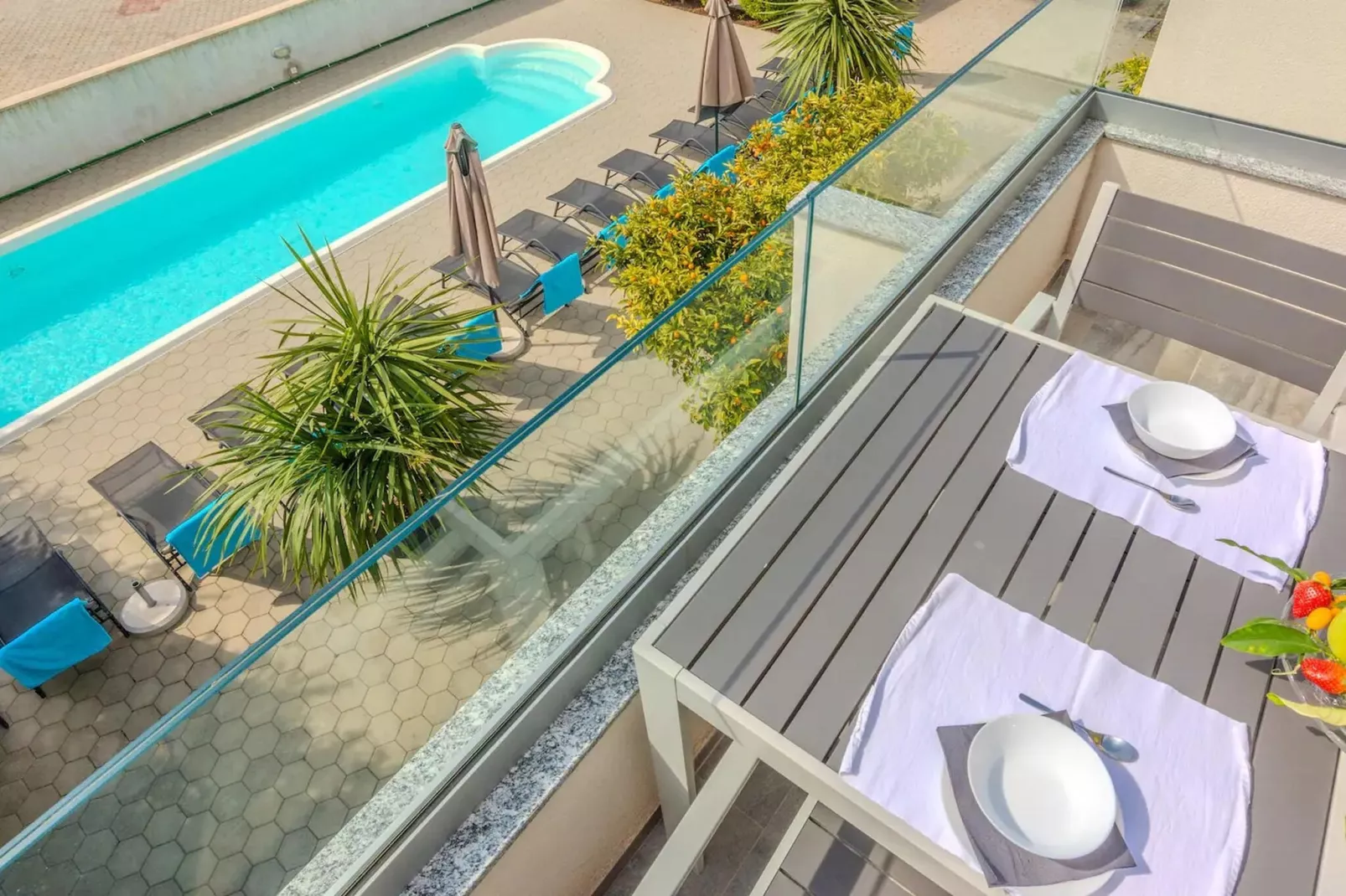 Royal Selection with Pool - Four - Terrasbalkon