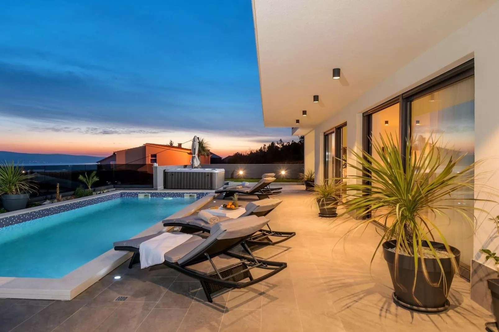 Luxury Villa Happiness Omis with Pool, Gym & Sauna - Zwembad