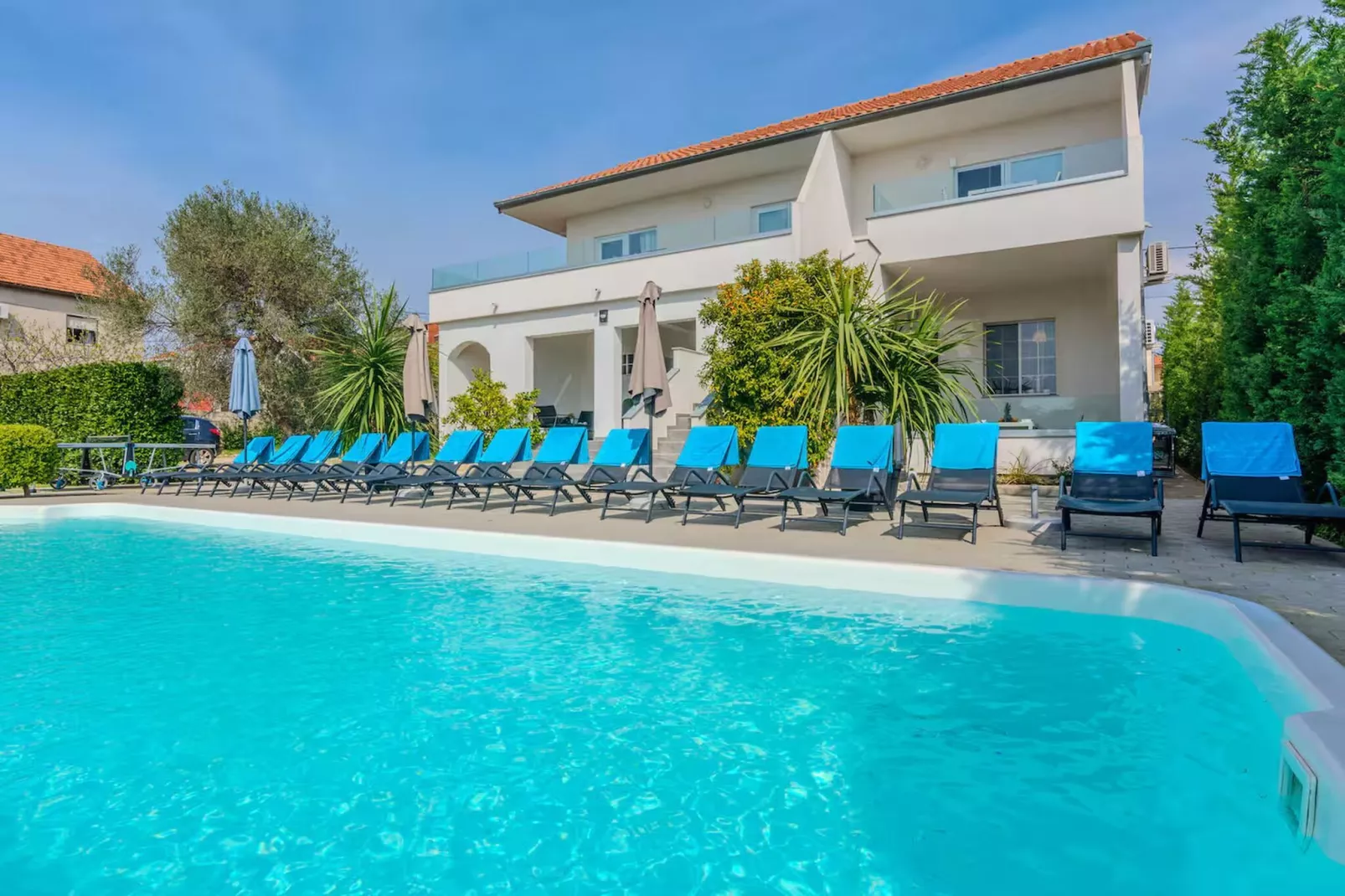 Royal Selection with Pool - Two - Zwembad