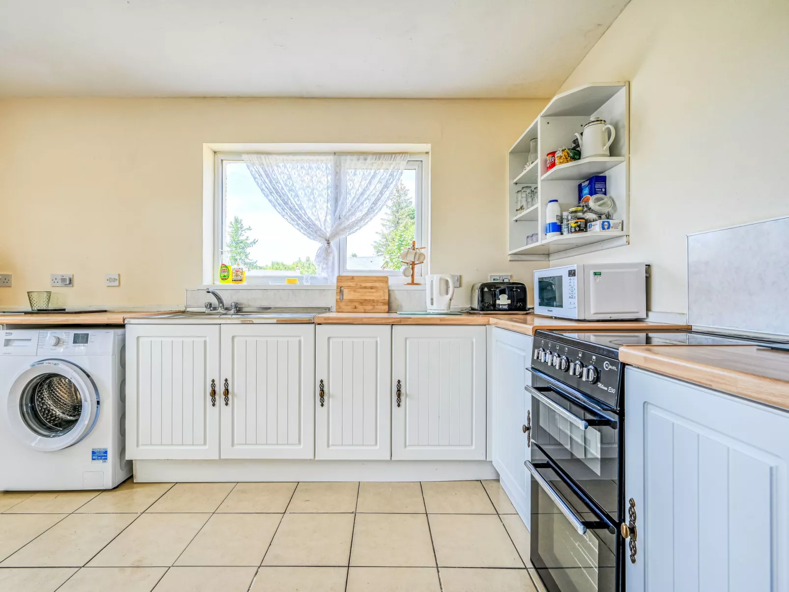 Loch Meiklie View - Binnen