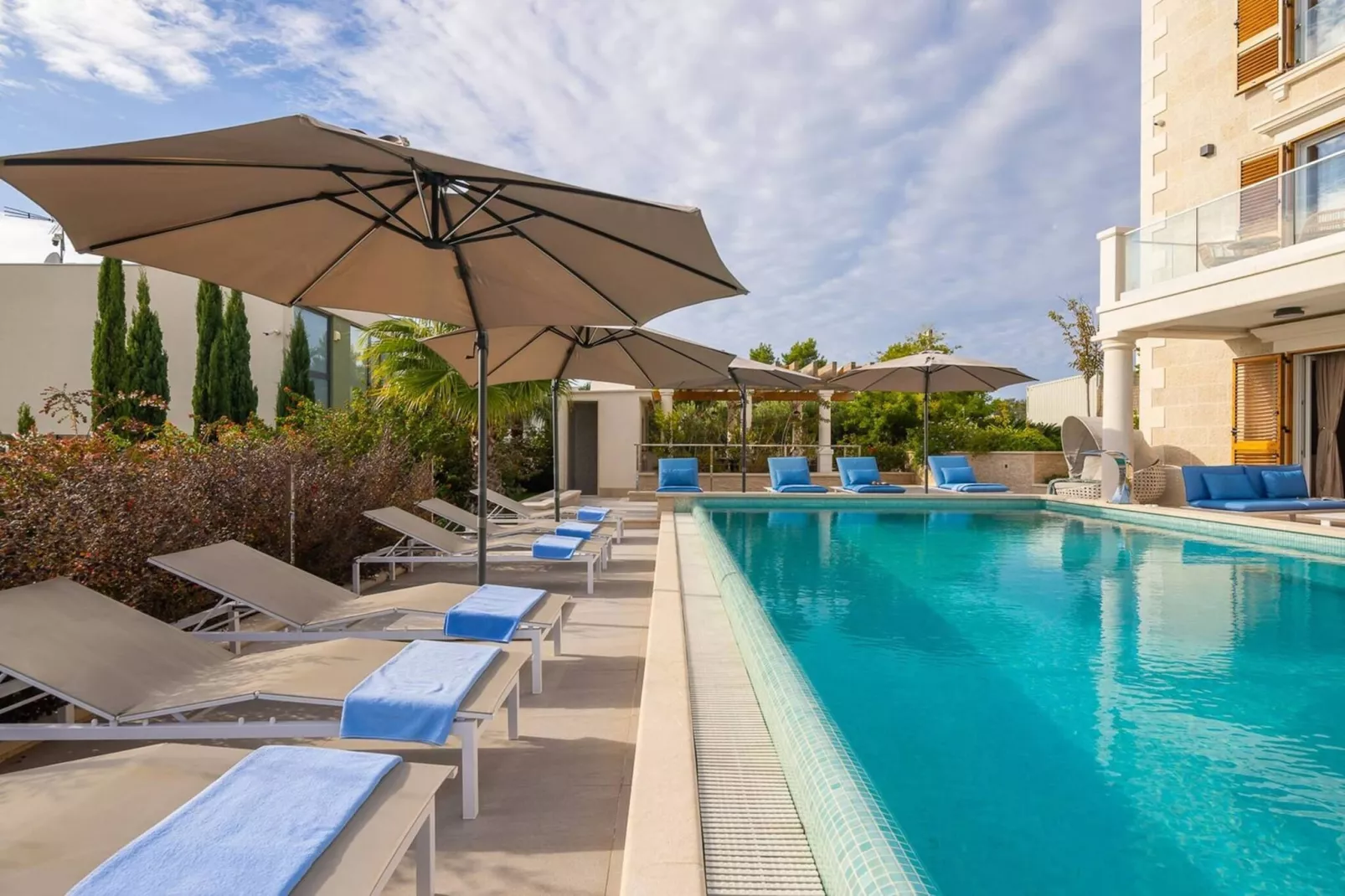 Luxury Seafront Villa Castello Rogoznica with Pool - Zwembad