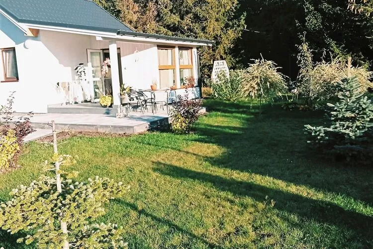 Budlejowy domek dla 4 osób w Kołczewie-Buitenkant zomer