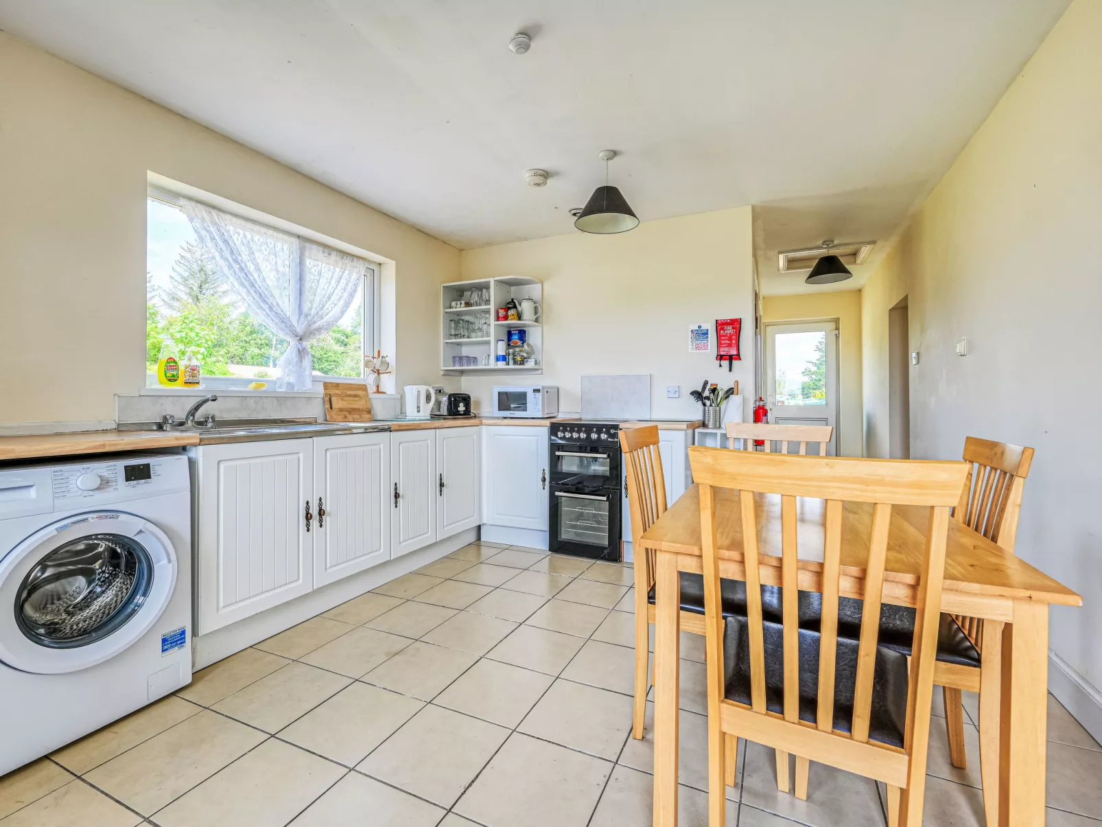 Loch Meiklie View - Binnen