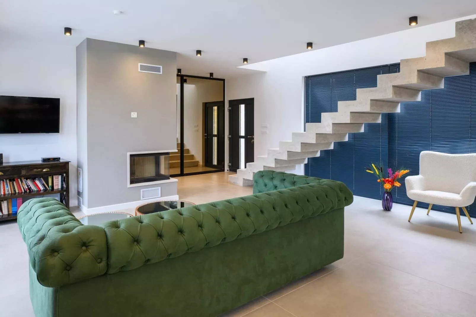 Luxury Villa Soleia Skrip with Private Pool - Woonkamer