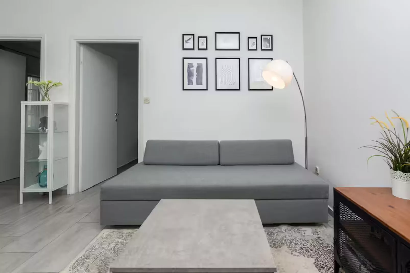 Royal Selection with Pool - One - Woonkamer