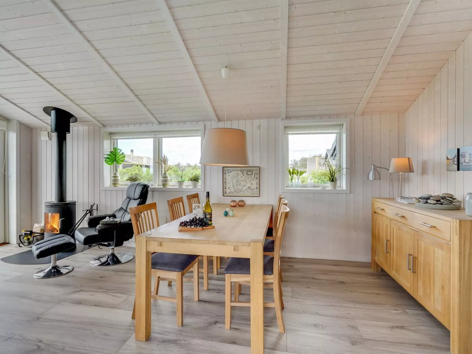 "Erza" - 500m from the sea - Binnen