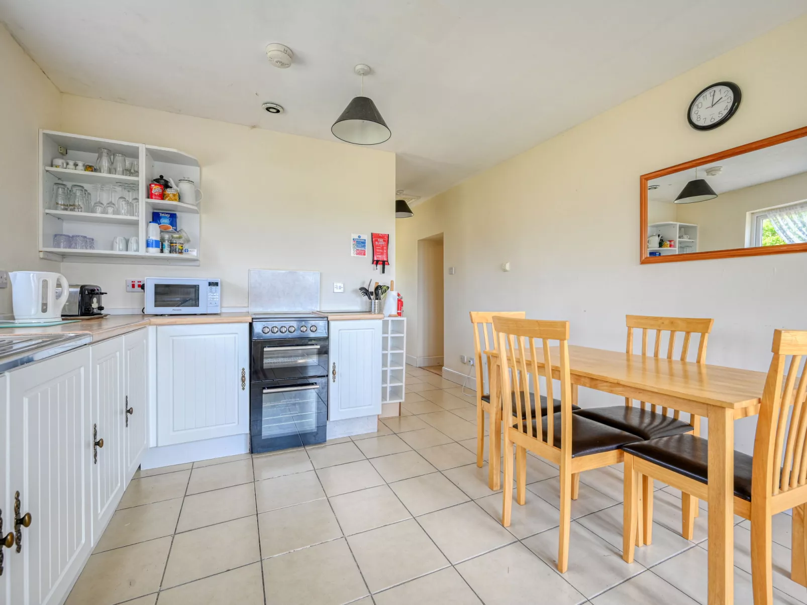 Loch Meiklie View - Binnen