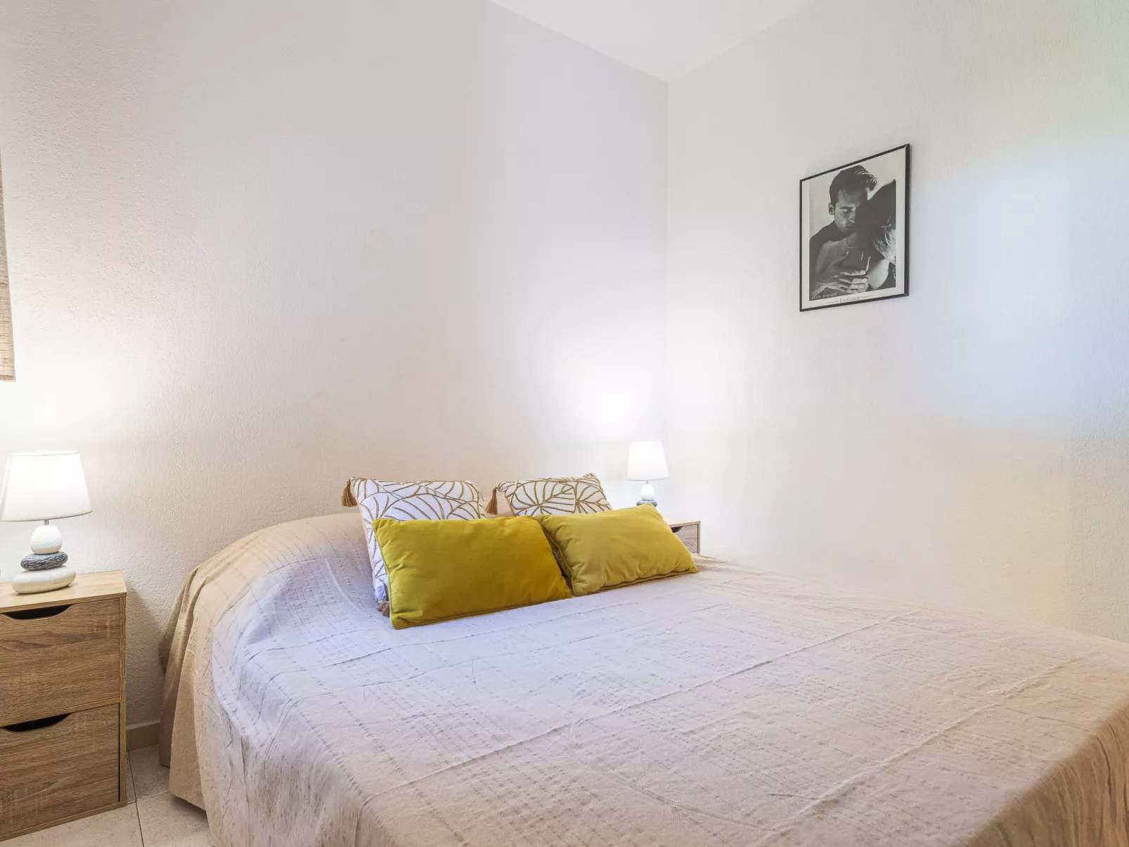 Les Iles Du Soleil - Binnen