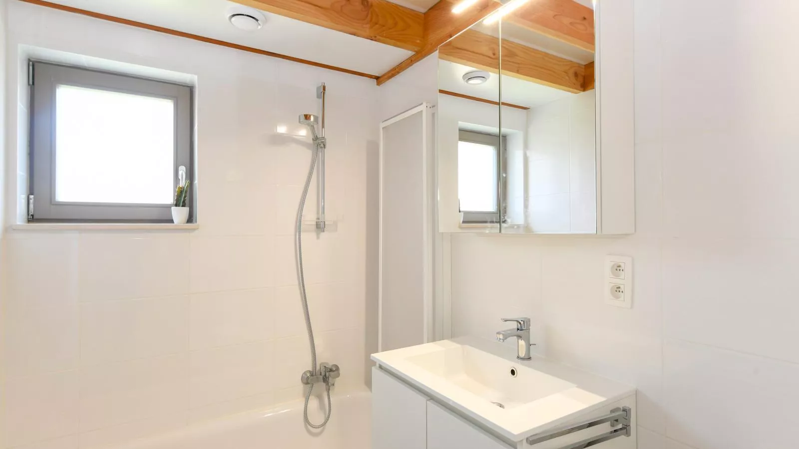 Westhinder II Combi H53-54 - Badkamer