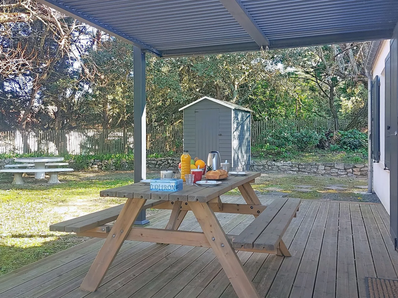 Les Cariatides 7 - Buiten